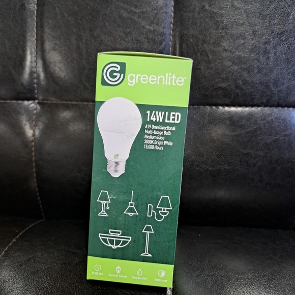 New in box Green Lite 100w Equivalent LED Lightbulbs - Picture 4 of 8